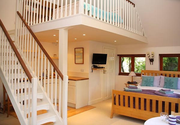 interior view of Darent Hulme B&B - gallery and stairs