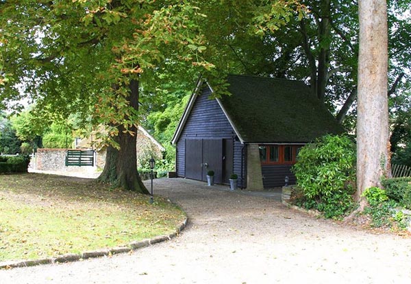 Darent Hulme Barn exterior
