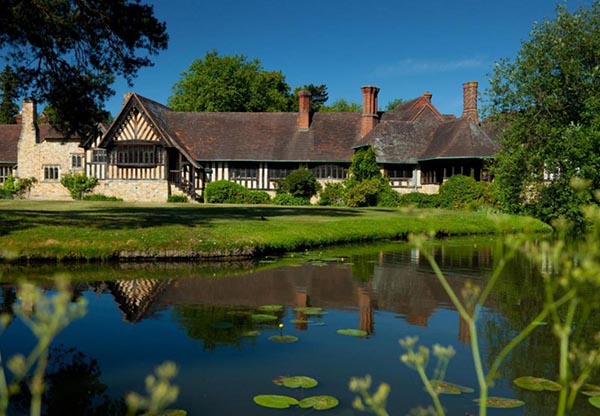 Hever Castle Luxury B&B grounds